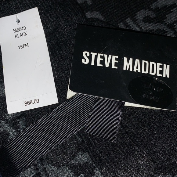 Steve Madden brand new scarf and glove set! Never opened - Picture 2 of 4